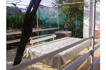 Croaţia Privát Slatine, Exteriorul